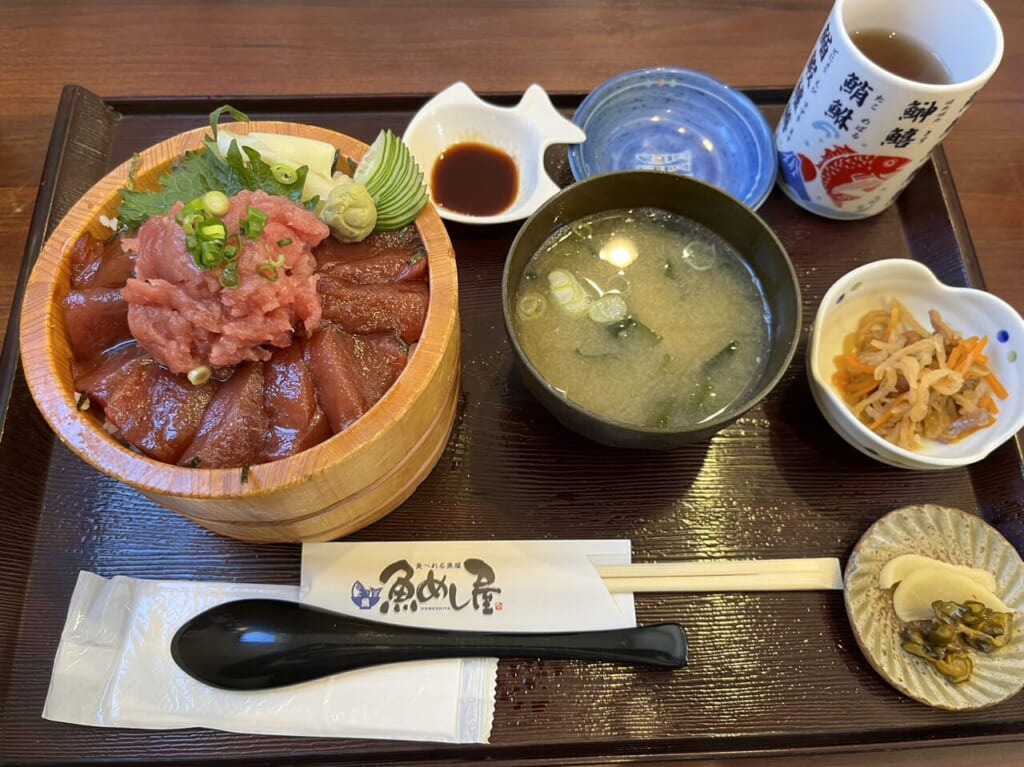 魚めし屋の焼津丼