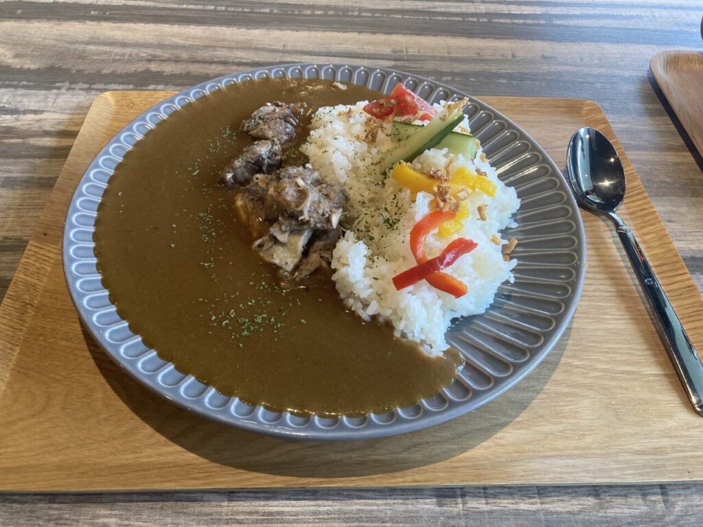 カレのチキンカレー