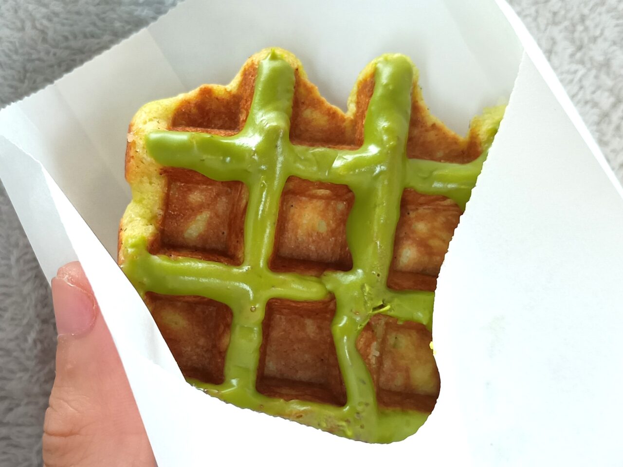 ワッフル店「STAR MAIN'S WAFFLE」がグランドオープン。テイクアウトの抹茶