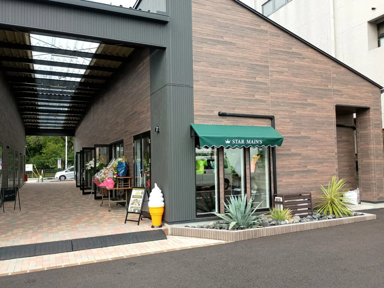 ワッフル店「STAR MAIN'S WAFFLE」がグランドオープン