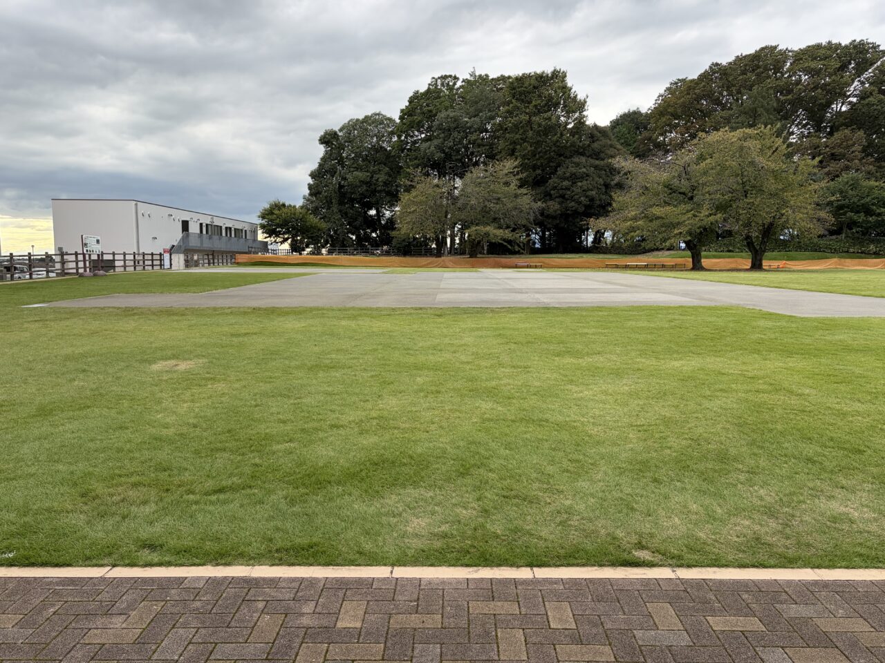 小山御殿広場10月31日GREEN MARKETが開催される小山御殿広場