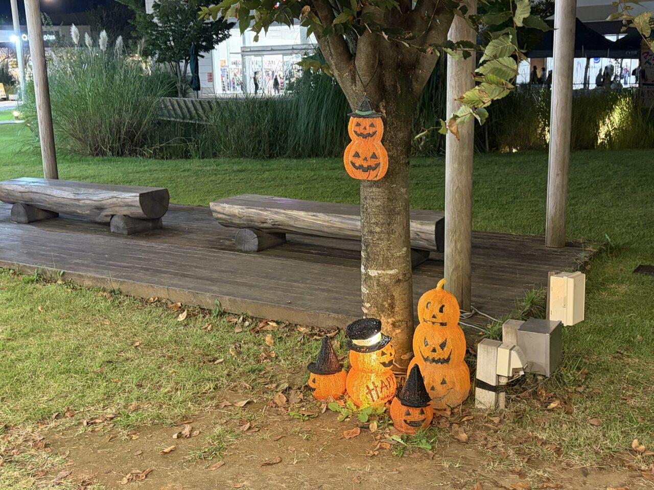 ハーヴェストウォークのハロウィン装飾の様子